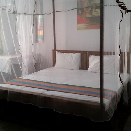 Chelli Homestay Негомбо Экстерьер фото